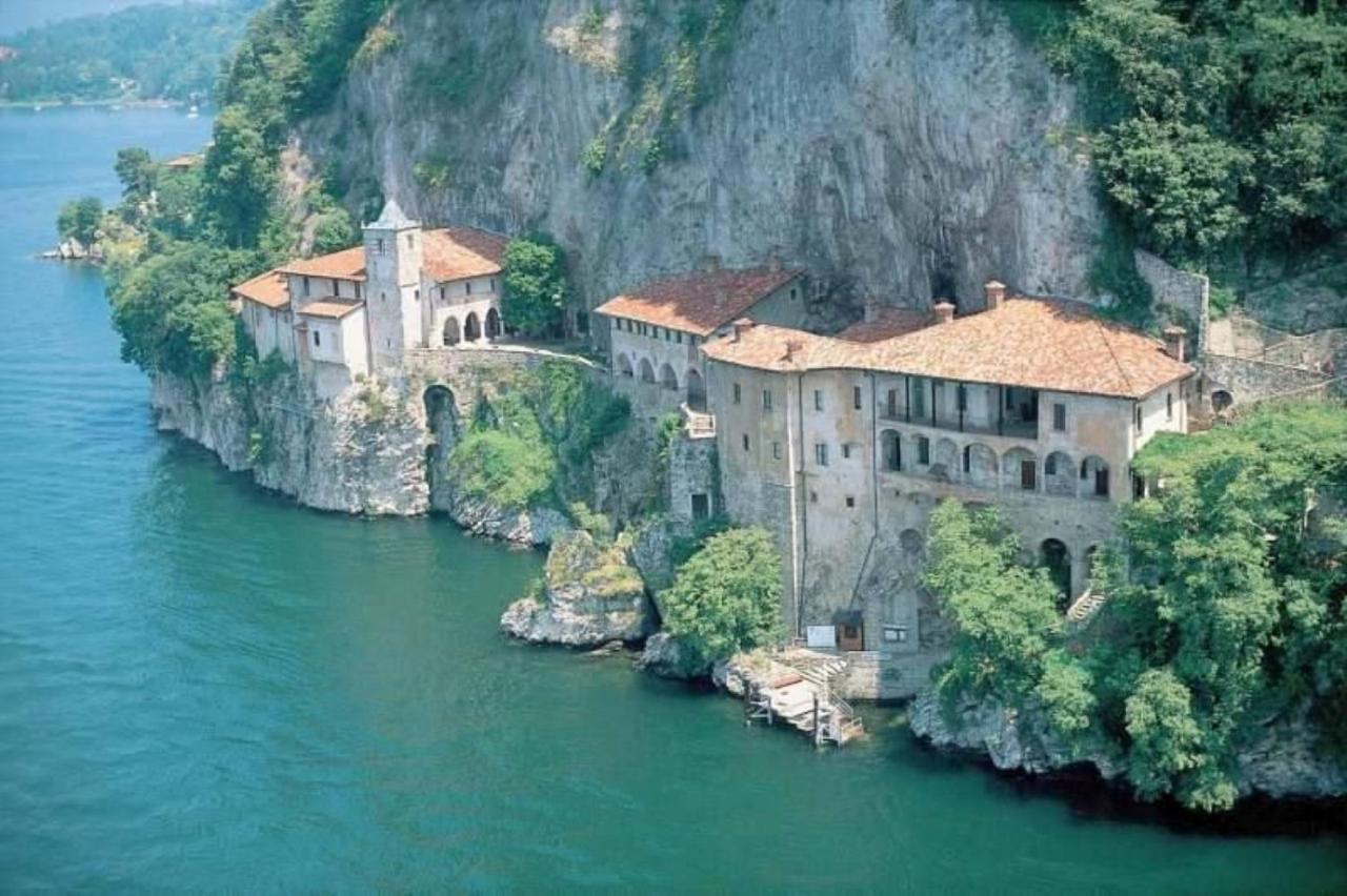 Villa Magnolia Lago Maggiore Besozzo Exteriör bild